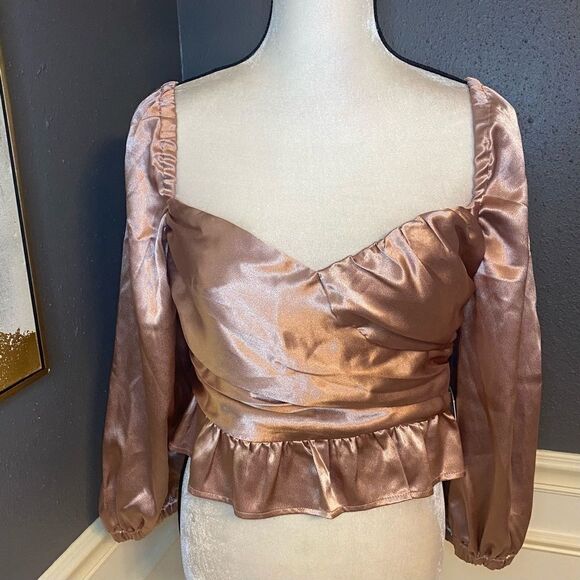 MAJORELLE Julia Satin Crop Top - Picture 5 of 9